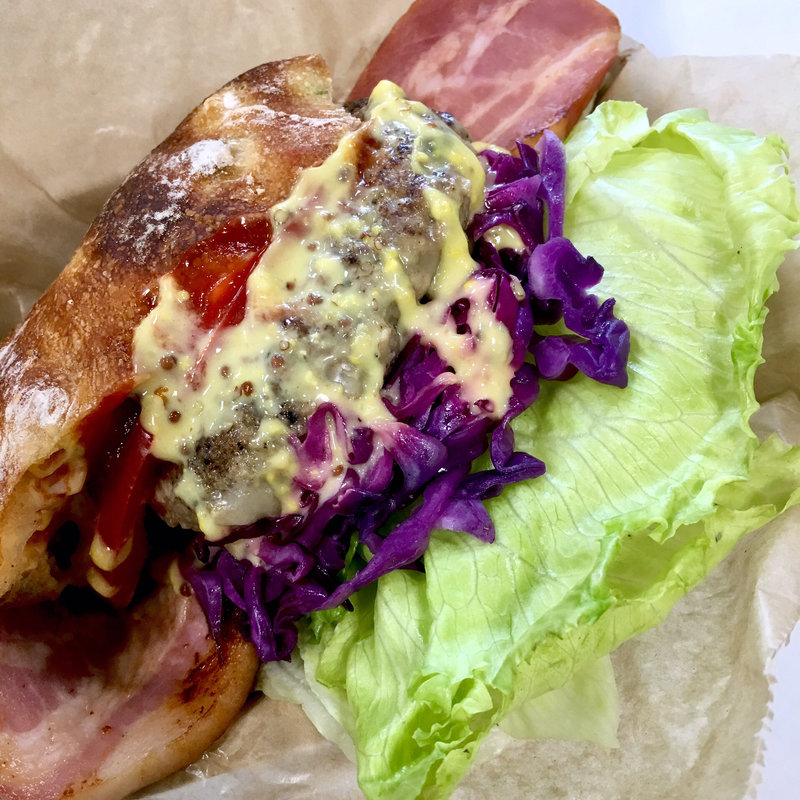 スペシャルハンバーガー(ルヴァン・パストリー)