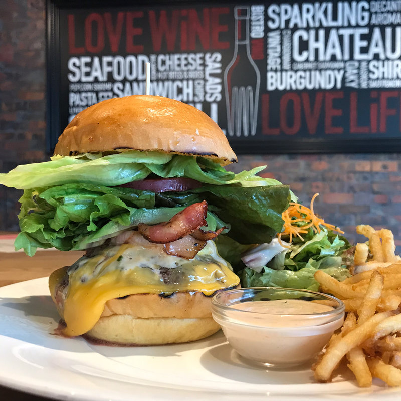 メガチーズバーガー(ROTI ROPPONGI Wine&Craft Beer Brasserie)