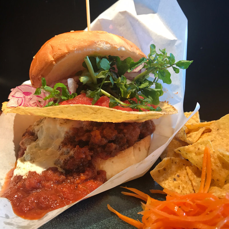 オルタナティブブルーチーズビーフバーガー(TUSK)