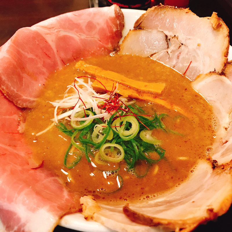 エビ魚介鶏白湯チャーシュー麺 醤油(らーめん ぎん琉 )