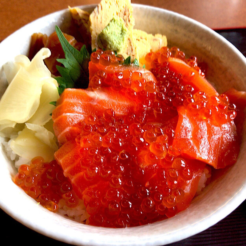 サーモンとイクラ親子丼(潮彩の國 六右衛門 )