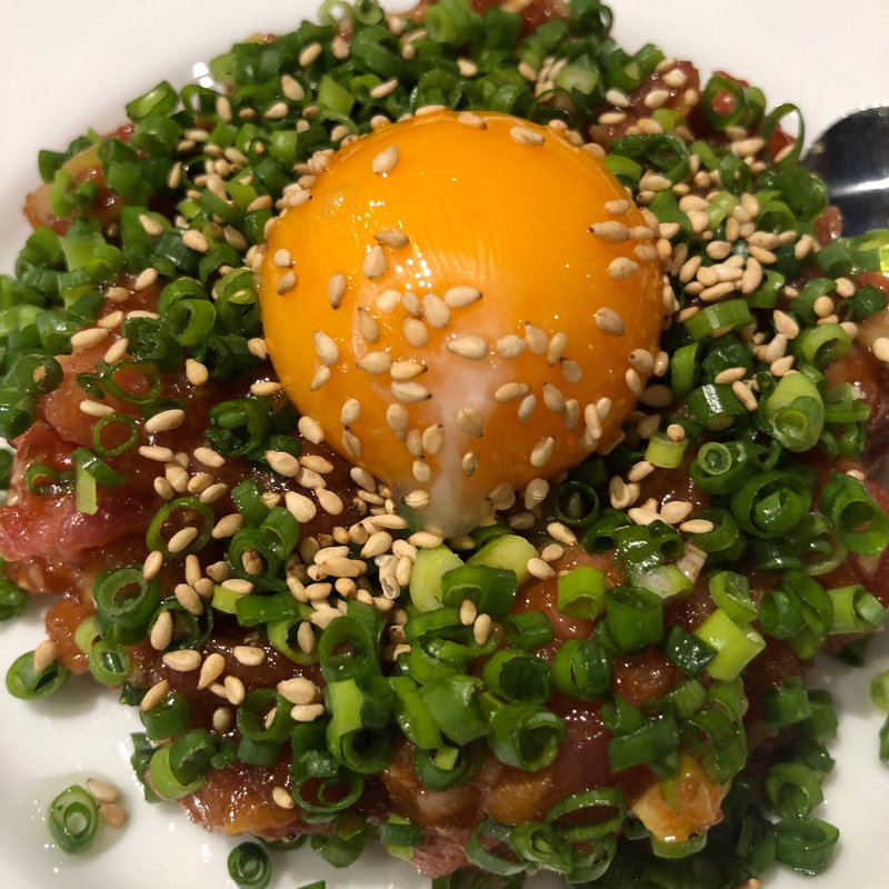 タタキマグロのネギユッケ(鮪のシマハラ)