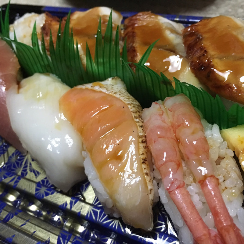 季節の生寿司（うなぎ入り）(ディナーベル ススキノ南７条店)