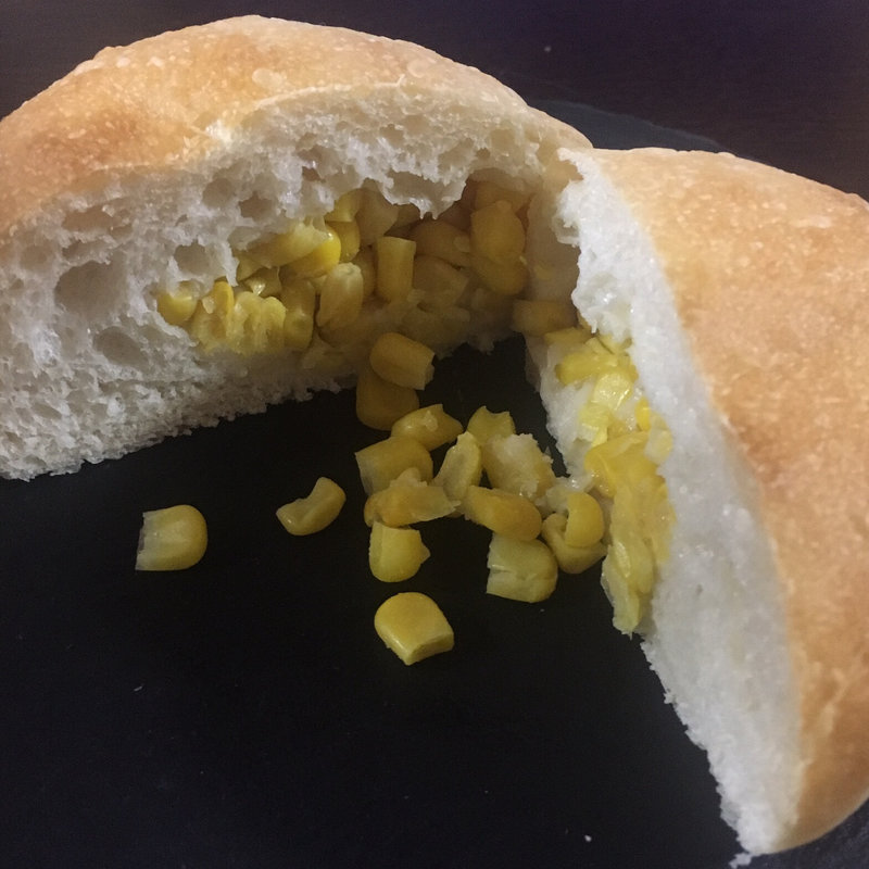 こぼれとうきびパン バターコーン(イルマットーネ・アルル )