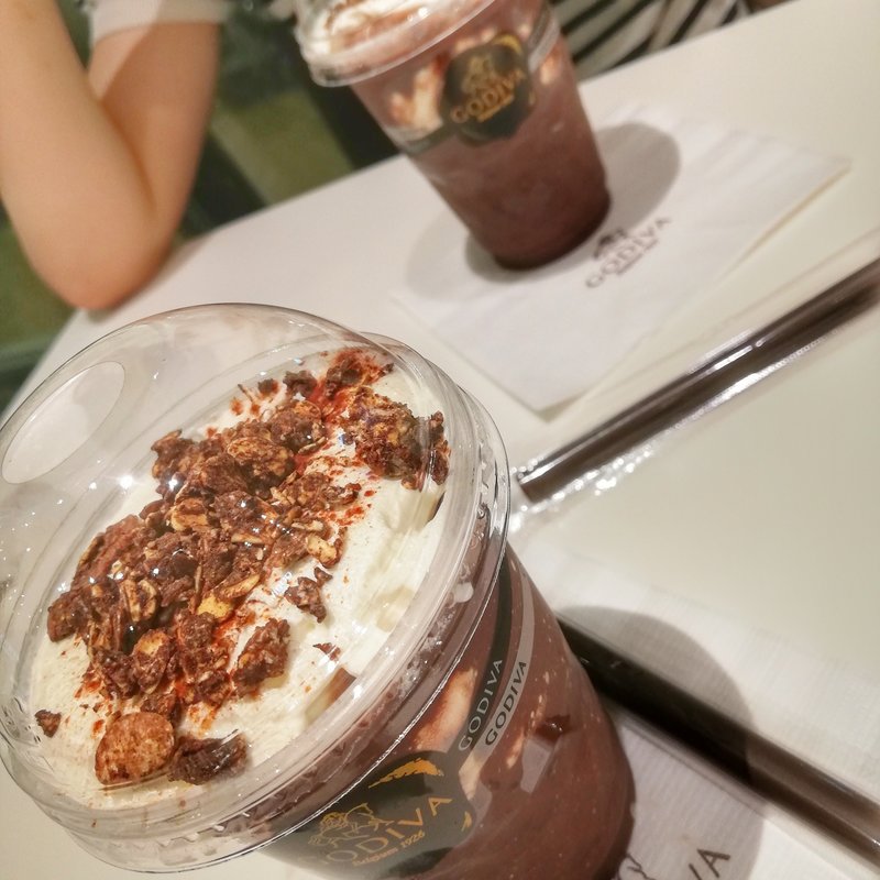 食べる?!ショコリキサー〜ダークチョコレート72%〜(ゴディバ ららぽーとEXPOCITY店)