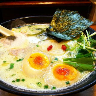 特製熟成塩ラーメン(らーめん しおの風)