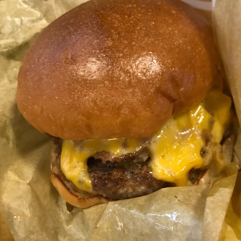 トリプルチーズバーガー(ロッテリア 武蔵狭山イオン店 )