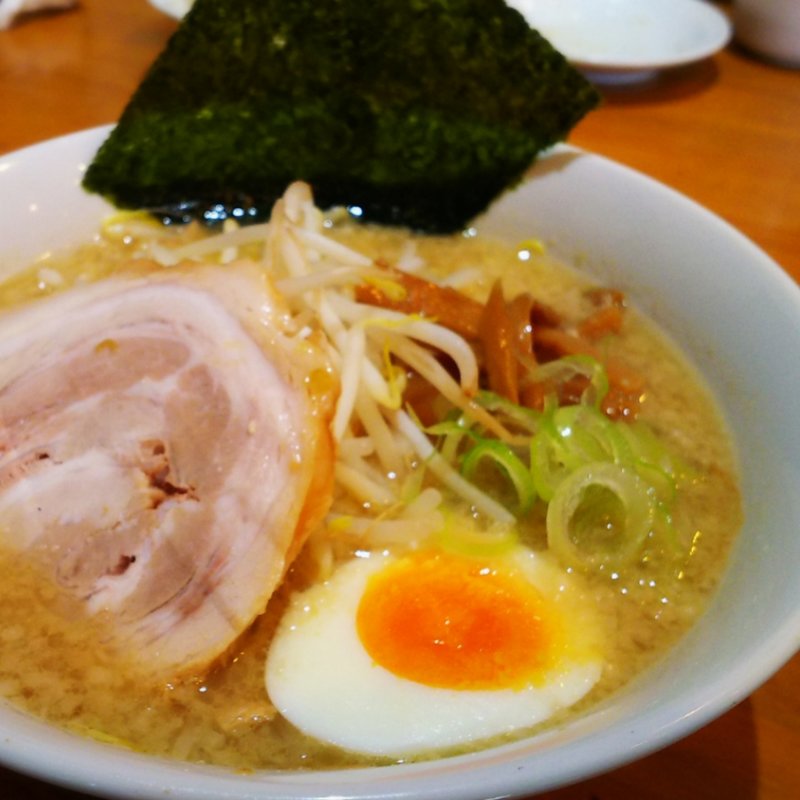 醤油ラーメン(メガらーめん)