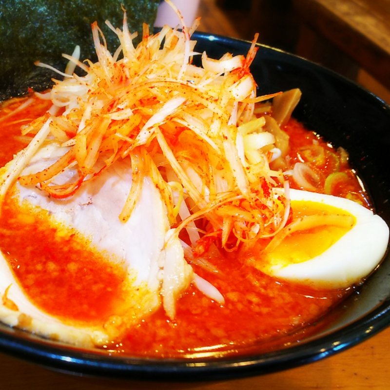 ピリ辛ラーメン(メガらーめん)