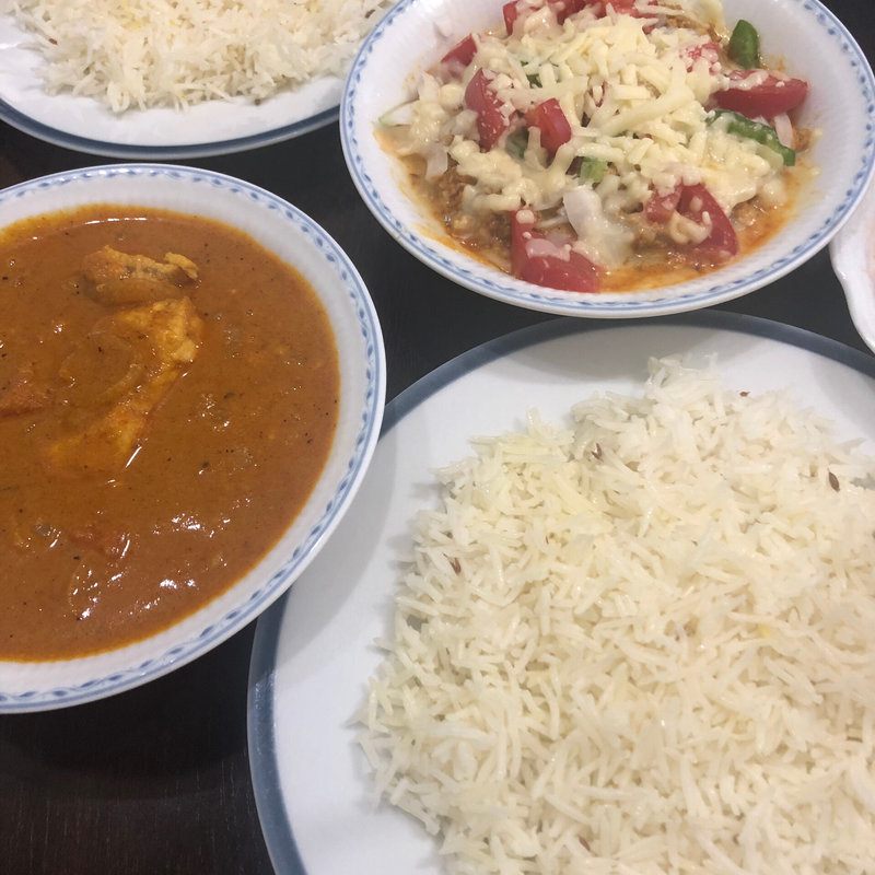 チキンカレーとチャパティ(コチンニヴァース)