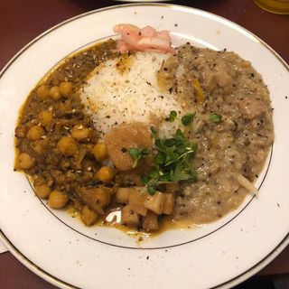 カレー2種盛り(カリーショップ豆くじら)