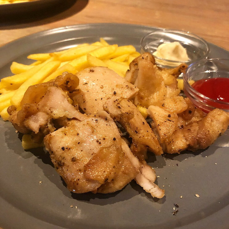 チキン(Molly’s The Craft Kitchen)