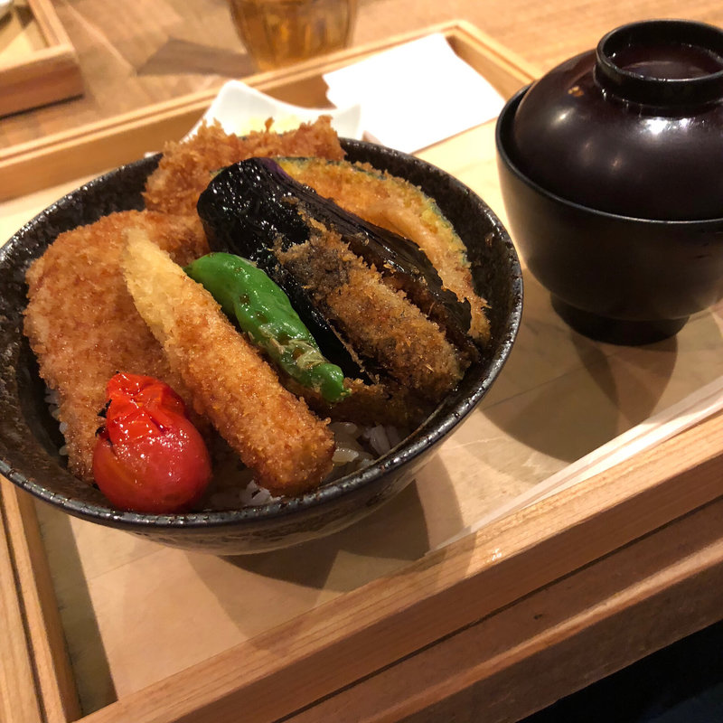 野菜盛り丼(新潟カツ丼 タレカツ 吉祥寺店)