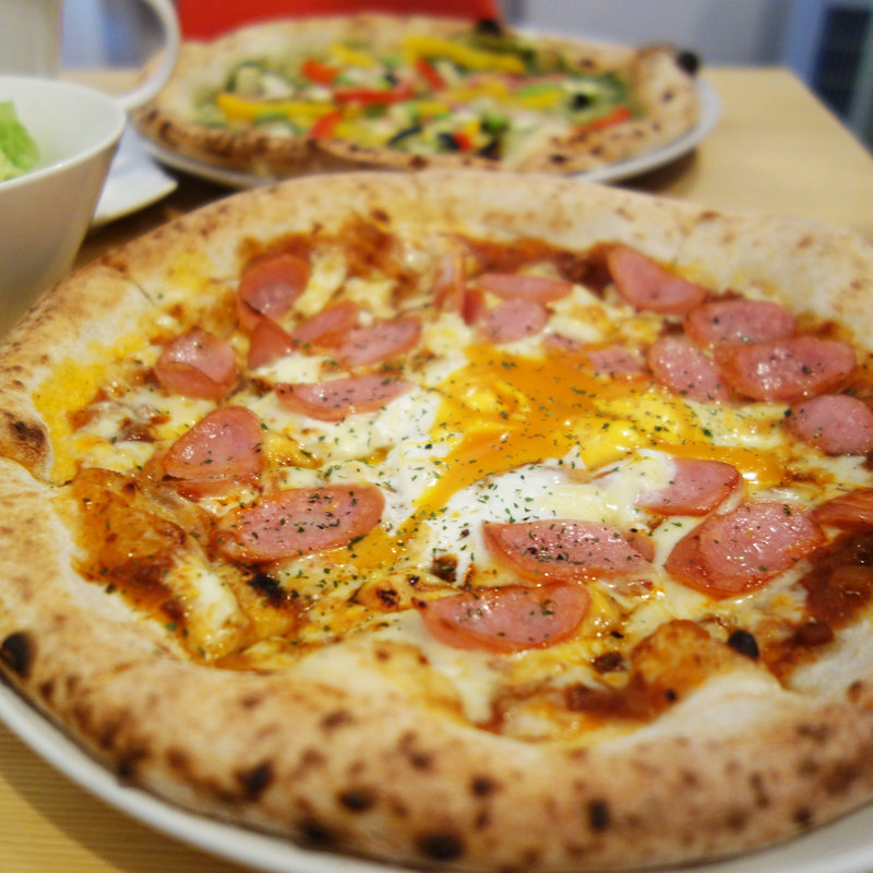 ソーセージとミートソースのカレー風味(西新ピザ食堂 )