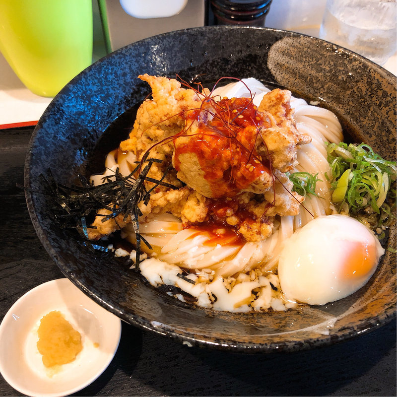 温玉ピリ辛唐揚げぶっかけ(情熱うどん 荒木伝次郎)