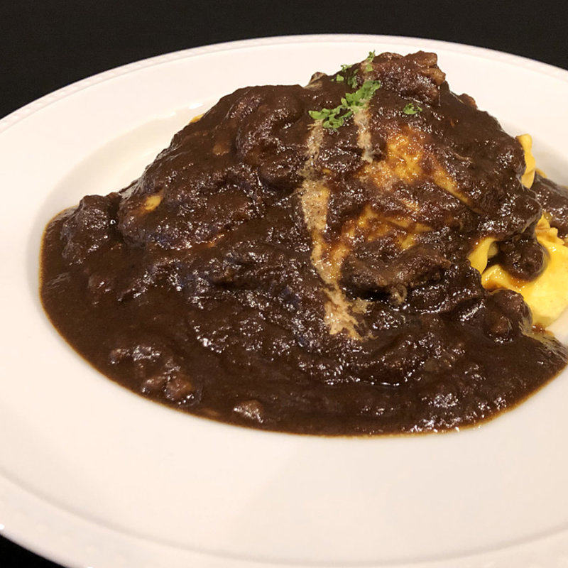 但馬牛濃厚とろすじオムカレー (LES HIRONDELLES(レ ジロンデル）)