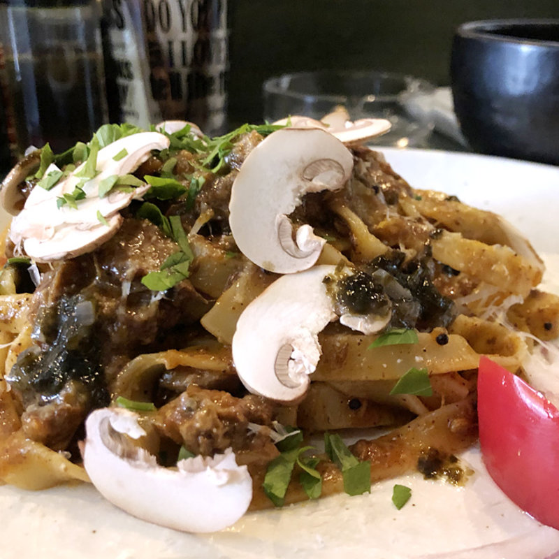 ラム肉のラグカレー 明石海苔ソース～マッシュルームとペコリーノチーズかけ～(SPICE CURRY LIBERTA)