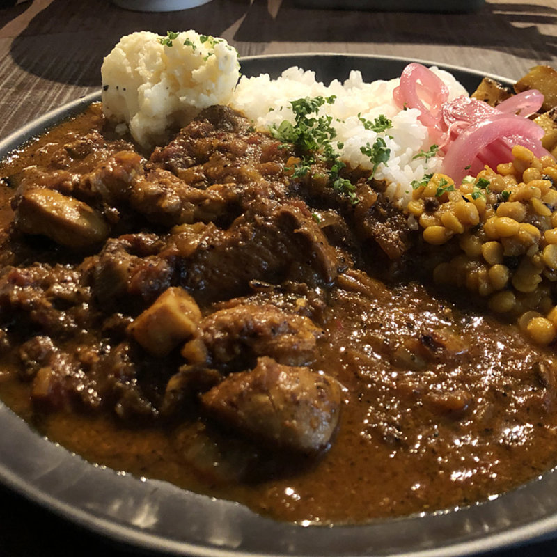 チキンカレー(ポテトサラダ付・小盛り)(ホナマタ)