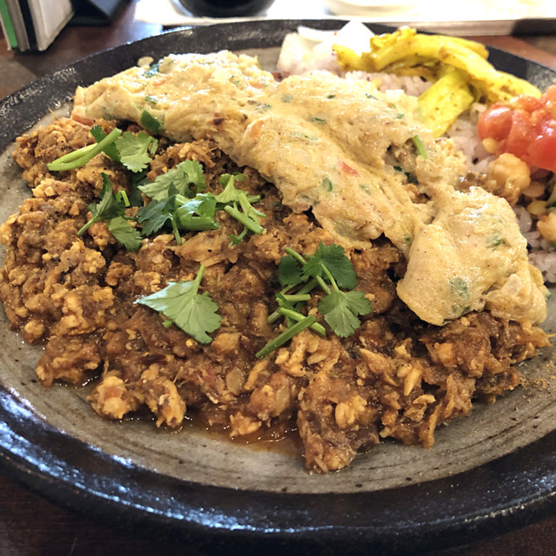 サバと鶏キーマのカレー（マサラオムレツ付き）(あきらカレー)