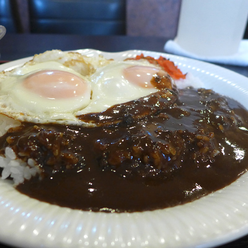 エッグ(目玉焼)カレー(ペコハウス)