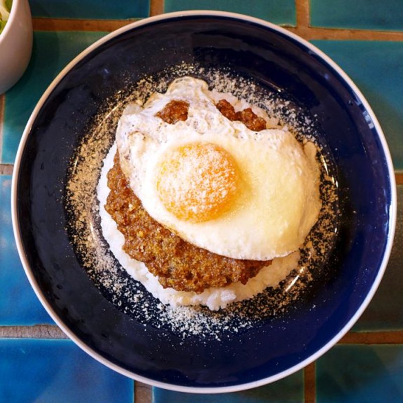 スパイスキーマカレー(目玉焼付き)(ブルームコーヒー)