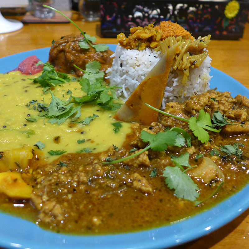 あいがけプレート(イーカ スーク  （EeeK-A-Souk）)