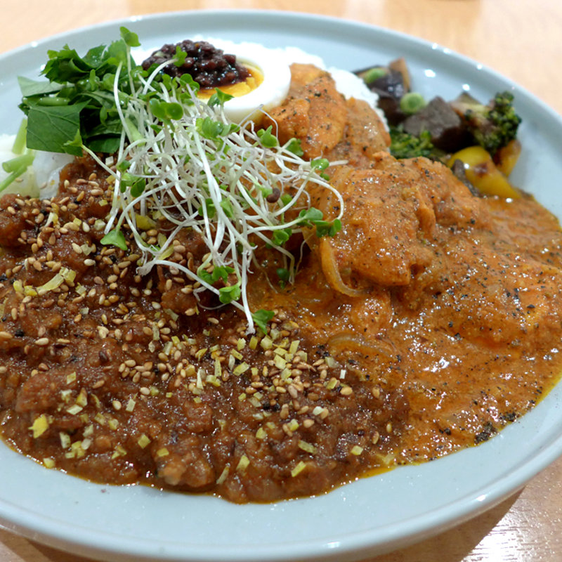 カレーあいがけ(ひしお卵付き)(CAFE STORYVILLE(カフェ ストーリーヴィル))