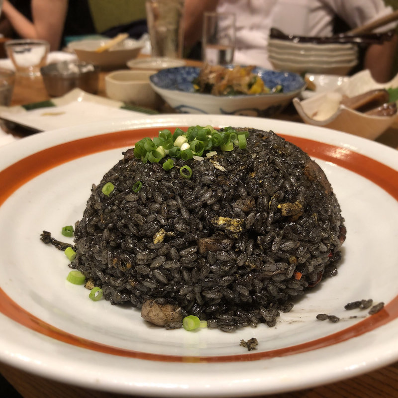 イカ墨チャーハン(神保町 魚金 弐 すずらん通り店)