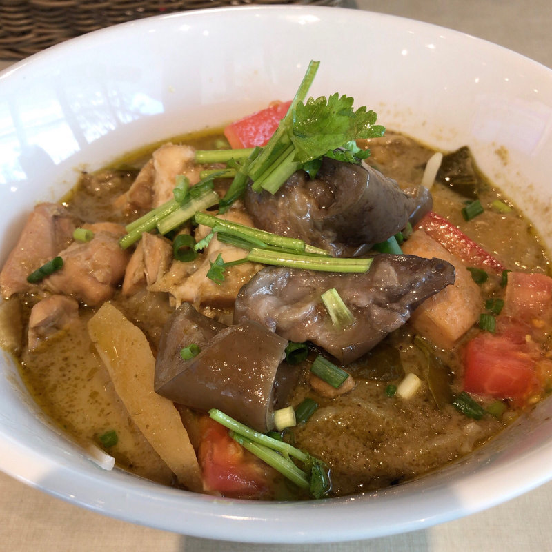 鶏肉となすのグリーンカレーヌードル (エムエム タイ （MM THAI）)