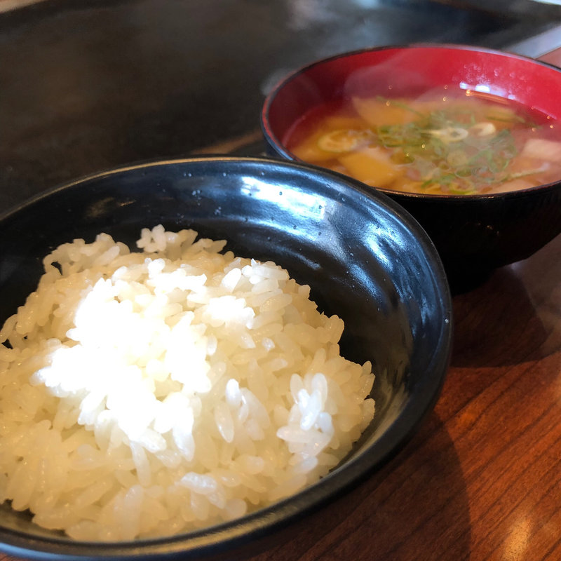 ごはん (味噌汁付き)(銀の卵 二色浜店)