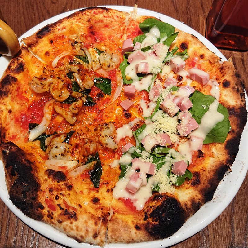 ハーフ＆ハーフ ピッツァ(窯焼きピッツァとお肉料理の店 BOCCA)