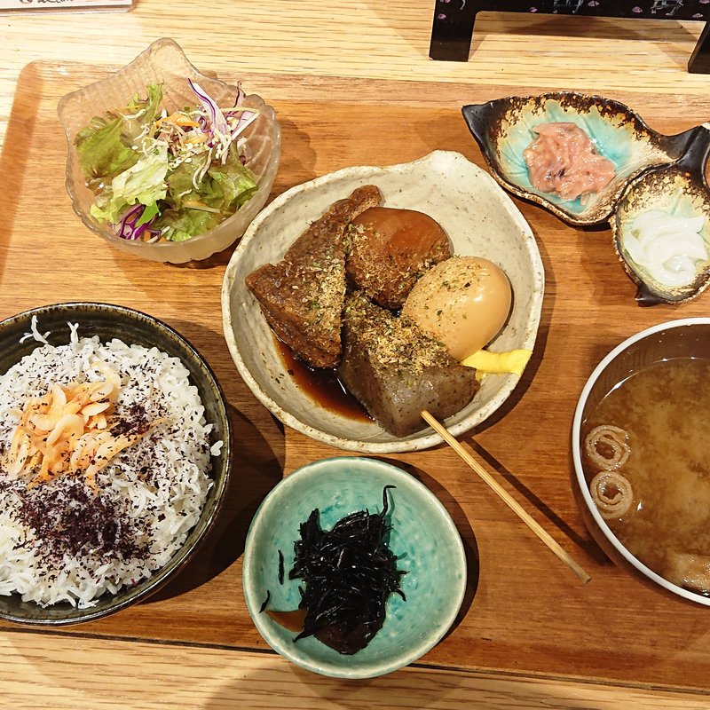 静岡おでん定食(駿河屋賀兵衛 川崎アゼリア店)