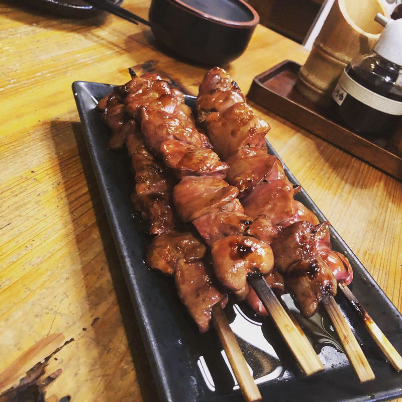 幻の白レバー大串焼き(昆ぶ家 新宿三丁目店)