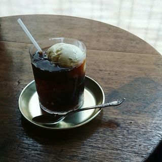 コーヒーフロート(granaryscoffeestand)