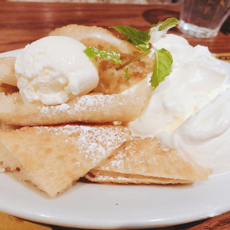 ◯ッグシングス風  揚げパンケーキ(ピッツェリア バッカムニカ)