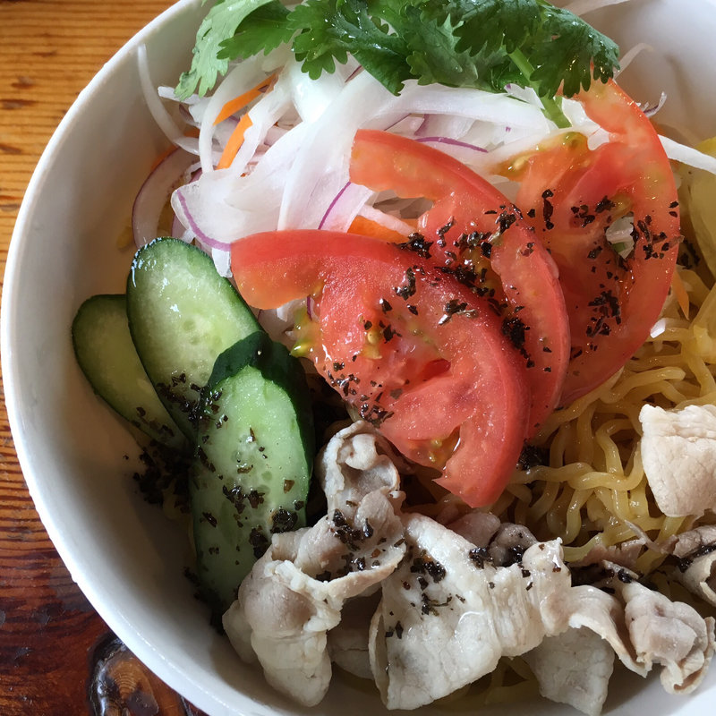 バジル潤うアジアン夏麺(白樺山荘 真駒内本店 )