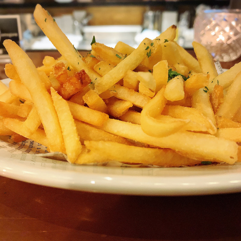 フレンチフライ トリュフ風味(Standing Wine Bar Q)