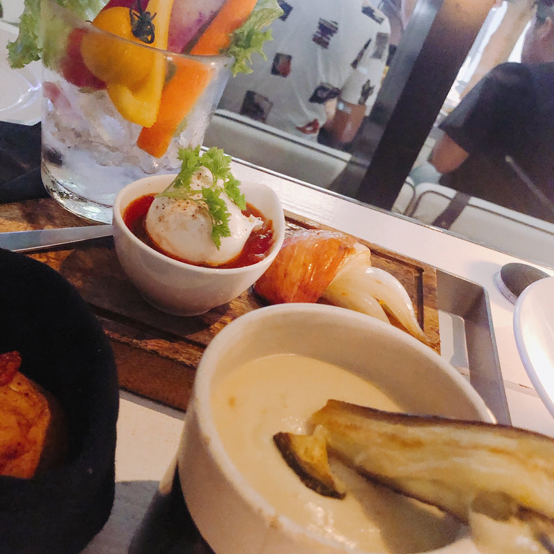 野菜盛合せバーニャカウダソース添え(マーサーブランチ ギンザテラス)