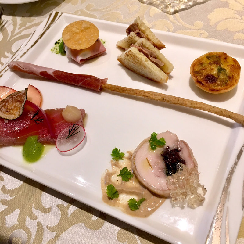 お昼のコース 前菜(ステファノ エ トモコ)