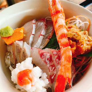 5種の海鮮丼(10食限定)(まるけい鮮魚)