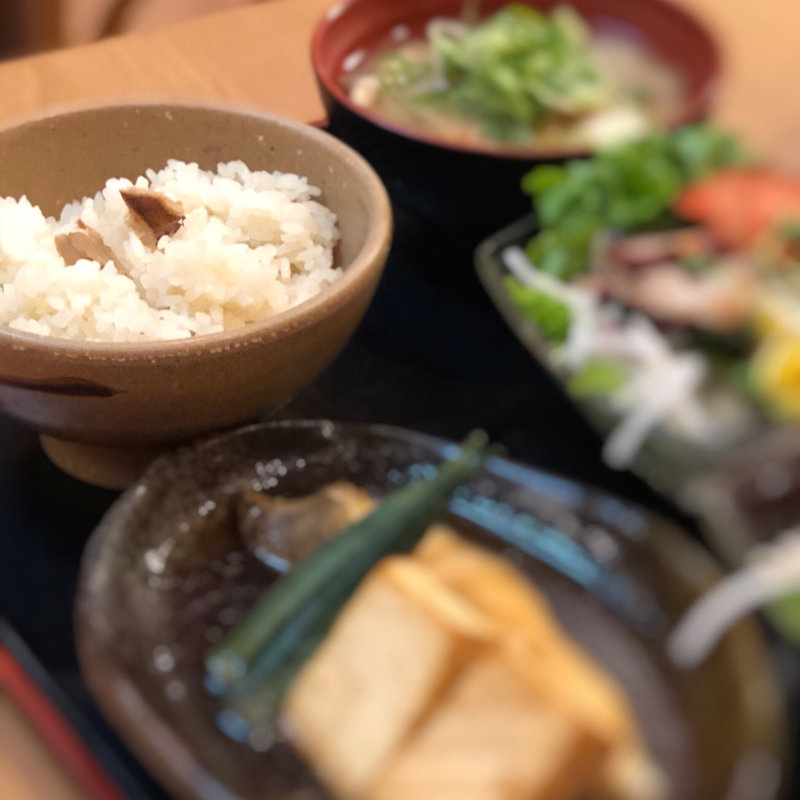 松茸ごはんミニ(ザめしや 伊丹南)