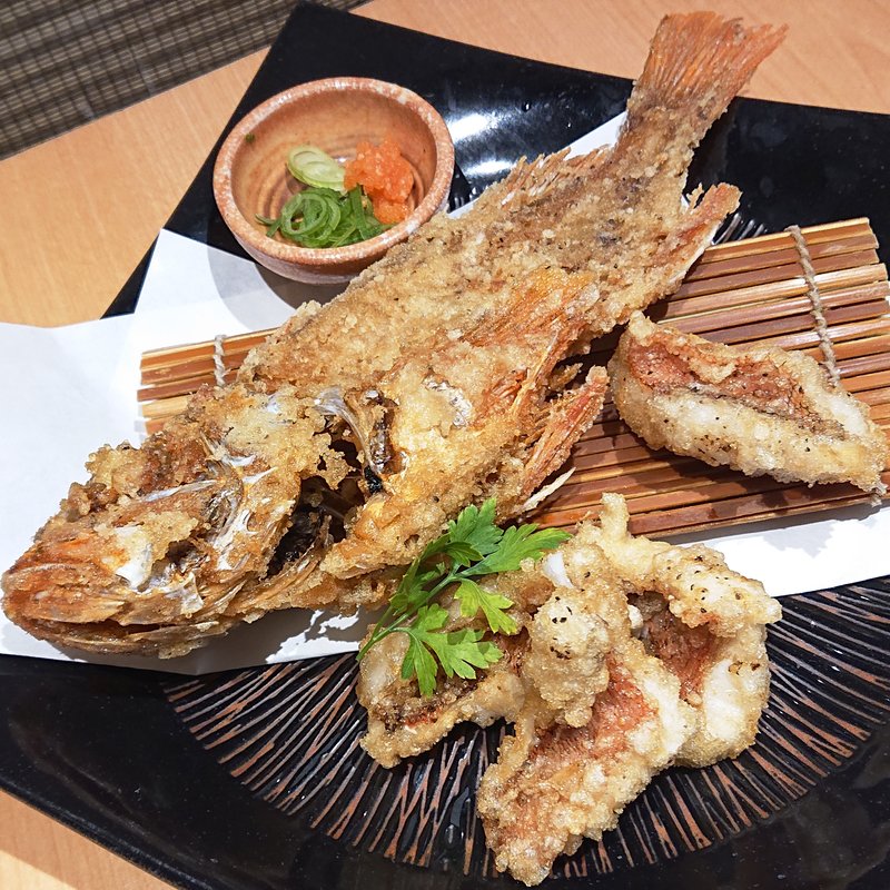 カサゴの唐揚げ(蕎麦居酒屋　高田屋　川崎)