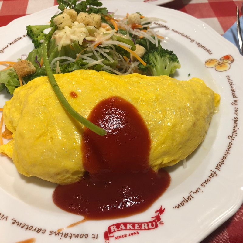 チキンライスのオムライス(ラケル新宿西口店)
