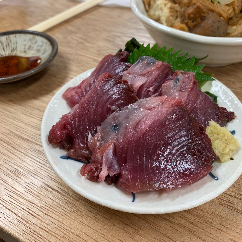 カツオ刺し(大衆酒場 増やま 本店)
