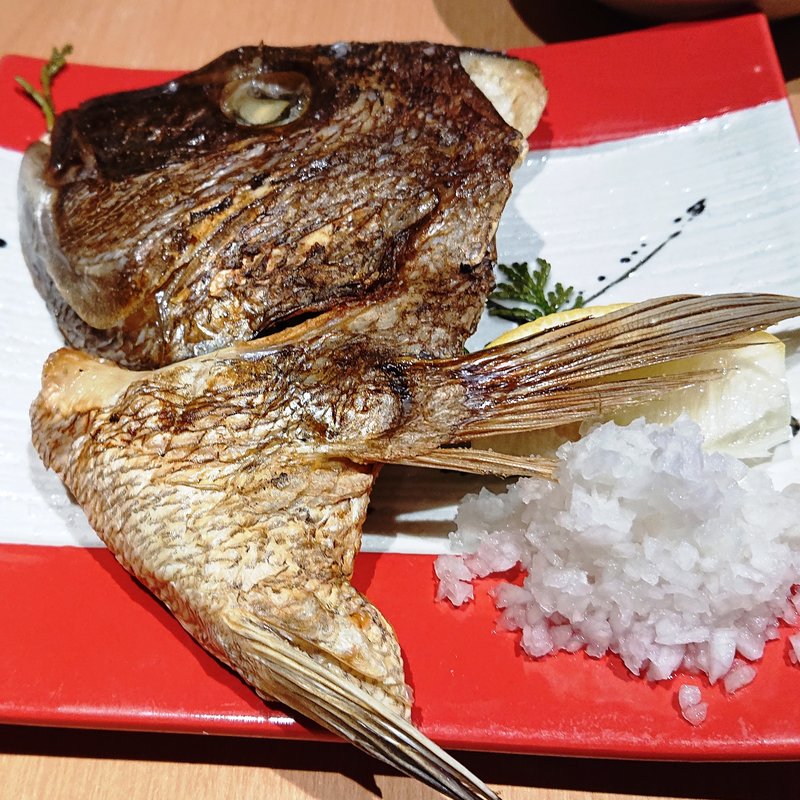 鯛かぶと焼き（半身）(蕎麦居酒屋　高田屋　川崎)