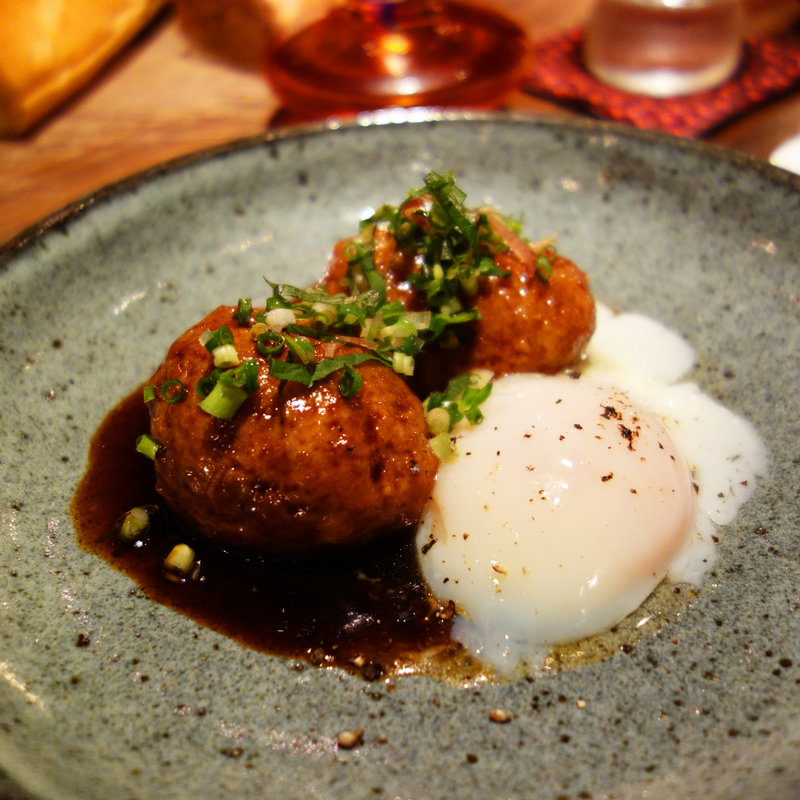 鶏のつくねと半熟卵(博多の洋食店 ロジウラリブレ(Libre))