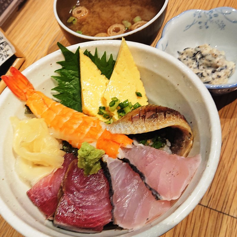 海鮮三色丼(駿河屋賀兵衛 川崎アゼリア店)