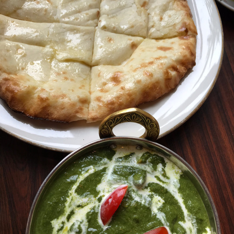 ザクチキンカレーとチーズナン(Organic spice house)