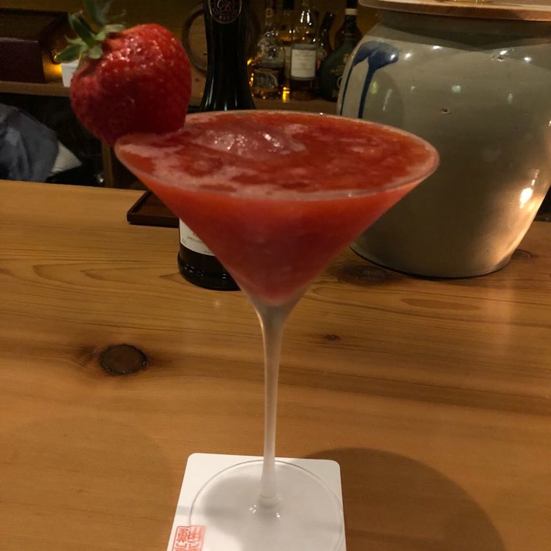 苺のカクテル(Bar 鯔背屋)