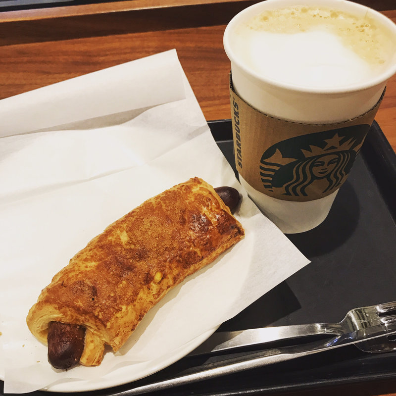 あらびきソーセージパイ(スターバックスコーヒー 丸の内ビル店)